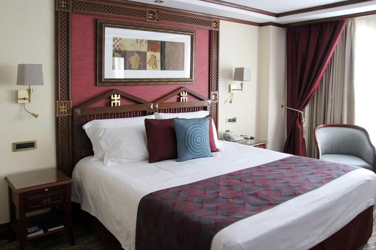 Hotel Royal Teo Near Delhi Airport